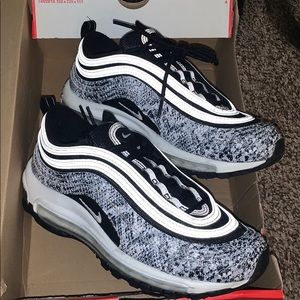 Size 7 Women’s Nike Air Max 97